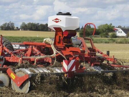 KUHN frøsåmaskine SH 201/SH 402 luftsåmaskine velegnet til at etablere efterafgrøder, bredså raps og så græsfrø.